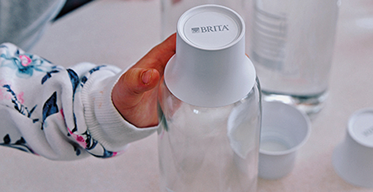 Schon die Kleinsten können lernen, mit dem kostbaren Lebensmittel Wasser verantwortungsvoll umzugehen. Bild: BRITA